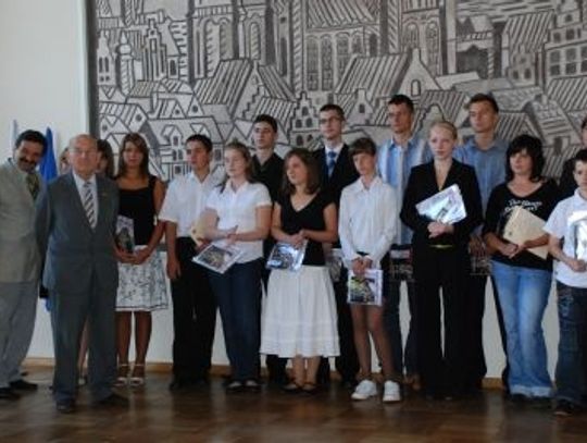 Uczniom z Tczewa i Pelplina przyznano stypendia „Solidarności”