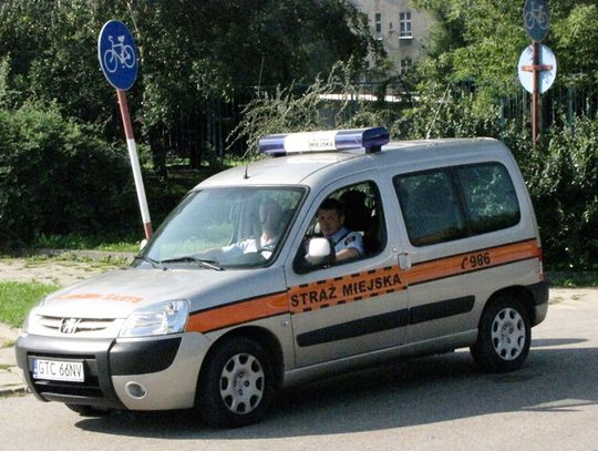 Uczniowie palą, Straż Miejska poucza