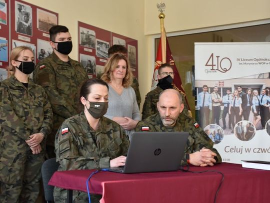 Uczniowie wysłuchali czym są wojska Obrony Terytorialnej i jakie korzyści niesie służba