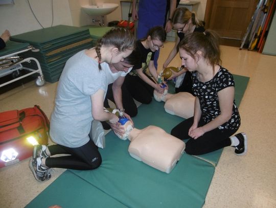 Uczniowie z Medyka współpracują z Instytutem Nauk o Zdrowiu