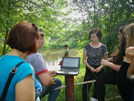 Uczniowie zdobywali wiedzę hydrologiczno - meteorologiczną