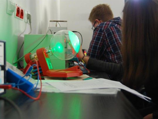 Uczniowie ze Słupska odbyli szkolenie w Narodowym Centrum Badań Jądrowych