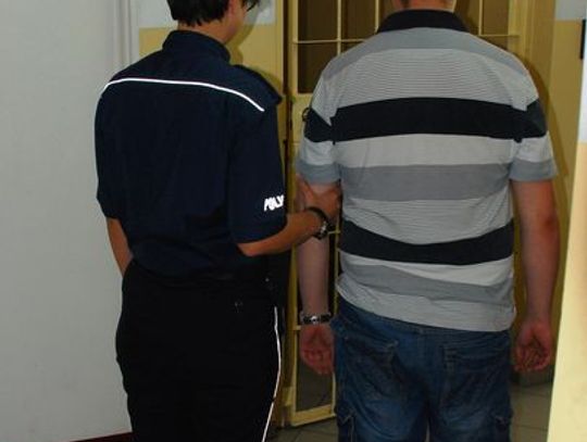 Ukradł saszetkę i dwa telefony