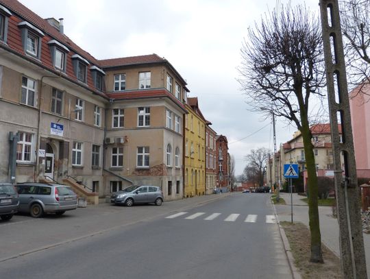 Ul. Paderewskiego będzie jednokierunkowa? „Życie pacjentów byłoby narażone”