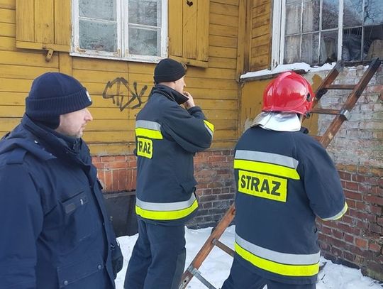 Uratowano wychłodzoną i wycieńczoną 86-latkę - zaniepokoiły oszronione okna