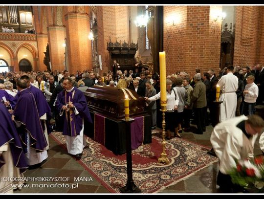 Uroczystości pogrzebowe w Pelplinie - pożegnanie śp. biskupa Jana Bernarda Szlagi