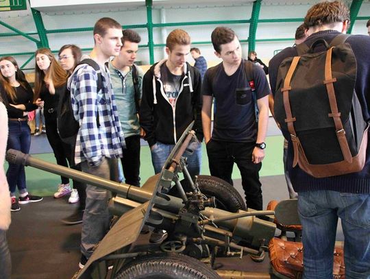 Urok międzywojnia w pruszczańskim liceum