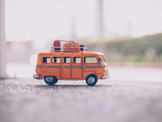 Usługi transportowe – czy warto z nich korzystać przy przeprowadzce?