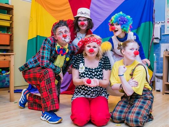 „Uśmiech dla seniora”: Fundacja „Dr Clown” świętuje Dzień Seniora w Gdańsku i 13 miejscowościach