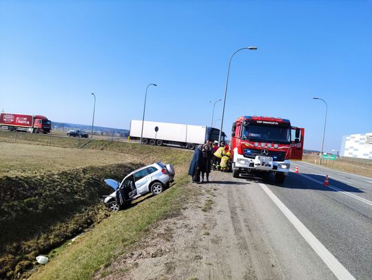 UWAGA WYPADEK! Ranna kobieta po zderzeniu dwóch aut. RUCH WAHADŁOWY! 