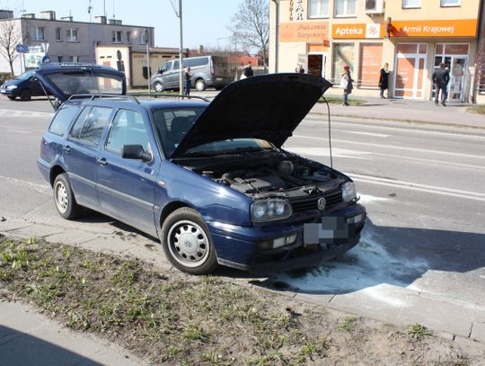 UWAGA WYPADEK! Zderzenie dwóch samochodów na ul. Armii Krajowej [WIDEO, ZDJĘCIA]