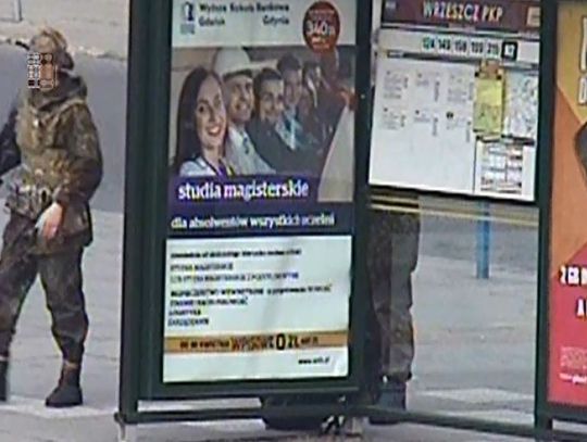 Uzbrojeni na przystanku