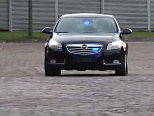 [VIDEO] Nowe, nieoznakowane Ople Insignia dla policjantów 