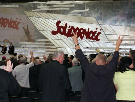 W 30 rocznicę podpisania Porozumień Sierpniowych. Rozgorączkowana Solidarność: Tu jest Polska!