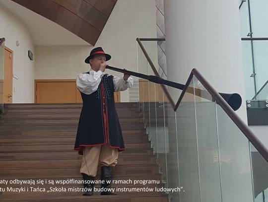 W Filharmonii Kaszubskiej powstaje tradycyjny kaszubski instrument muzyczny - bazuna