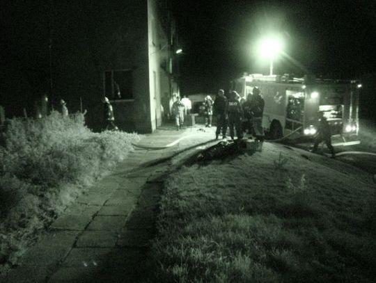 W pożarze zginął 59-latek. Ogień rozprzestrzeniał się od pościeli...