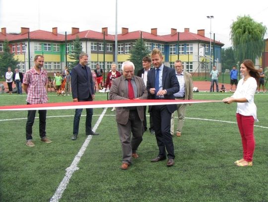 W Prabutach mogą już korzystać z orlika