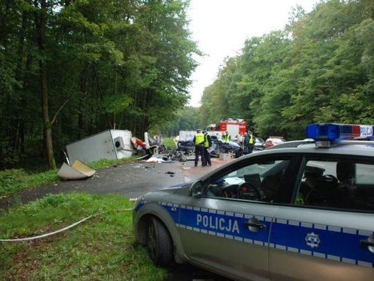 W Redzie tragiczny wypadek, jedna osoba zginęła na miejscu, druga w karetce, trzecia w szpitalu