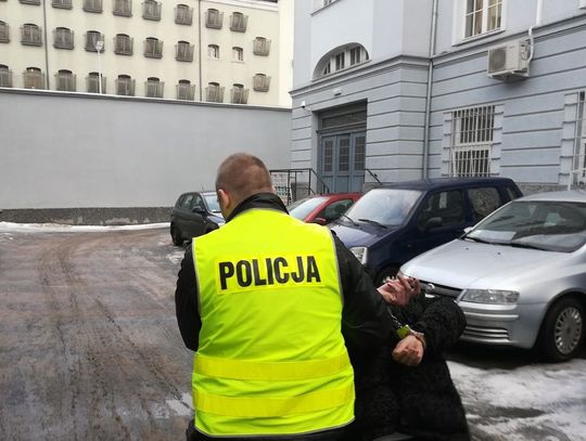 W środku nocy wywołał fałszywy alarm bombowy