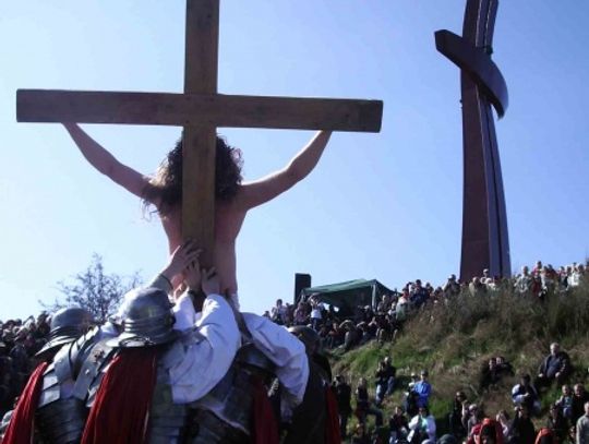 W Twoje ręce powierzam ducha mojego... Święty Krzyż