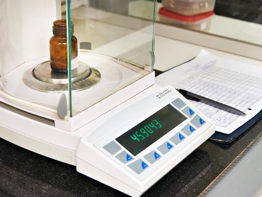 Wago­suszarki AXIS ? jak wyznaczyć wilgotność materiałów szybko i dokładnie?