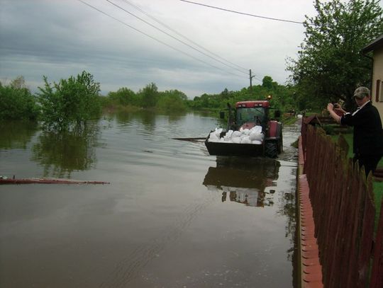 Walka z żywiołem. Fala powodziowa na Pomorzu. 31 osób ewakuowano w Gniewie