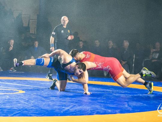 Walki zapaśnicze podczas pierwszej gali w Pelplinie