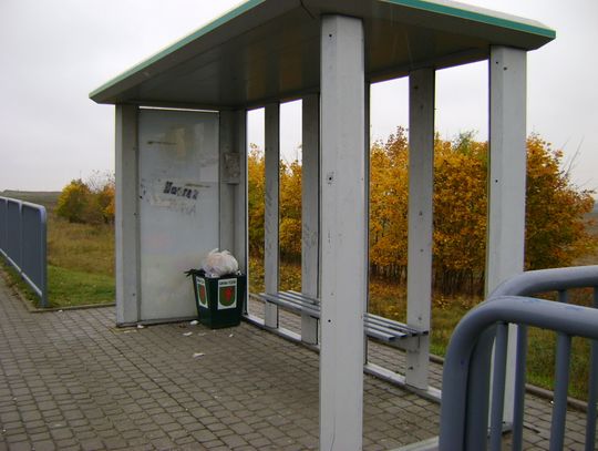 Wandale upatrzyli sobie przystanek. Notorycznie go niszczą