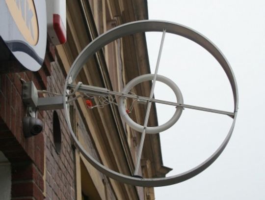 Wandale z kamieniami w ręku