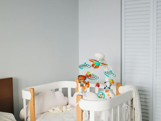 Warkocze do łóżeczka – dlaczego warto je wybrać?