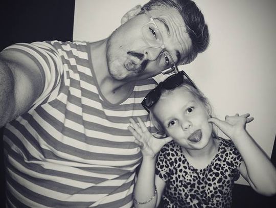 „Warto odłożyć telefon  i spojrzeć na swoje dziecko” 