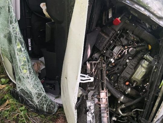 Weekend czerwcowy zakończony zderzeniem z drzewem...