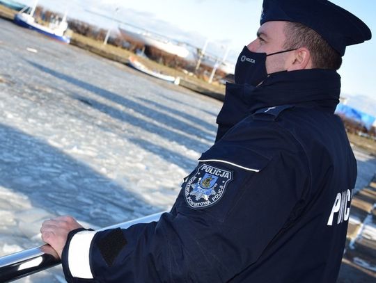 WEJŚCIE NA ZAMARZNIĘTY STAW CZY JEZIORO MOŻE ZAKOŃCZYĆ SIĘ TRAGICZNIE. ZACHOWAJ OSTROŻNOŚĆ!