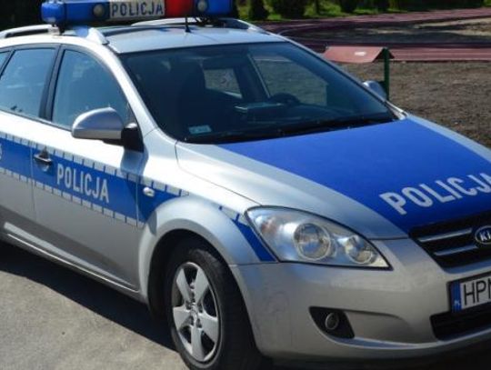 &quot;Wężykiem&quot; przez Berlinkę. Pijany 24-latek prowadził auto mimo trzech sądowych zakazów