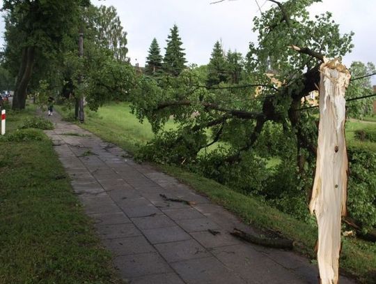 Wichury! Nawet 135 km/h. Najwyższy stopień zagrożenia