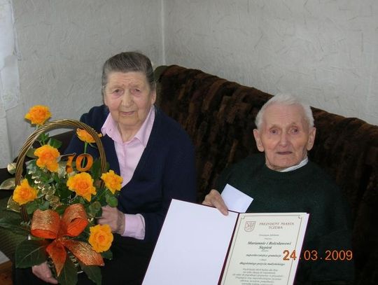 Więcej urodzeń i zgonów