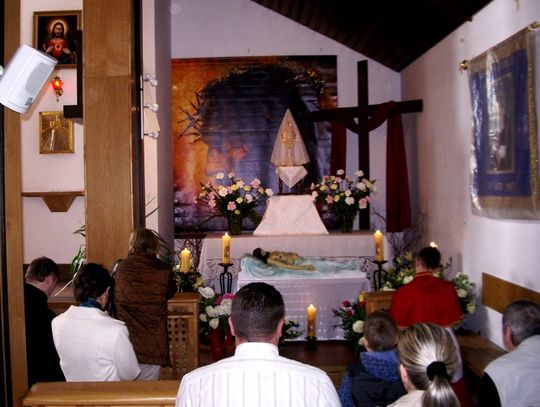 Wielka Sobota - dzień milczenia i czuwania przy Grobie Jezusa