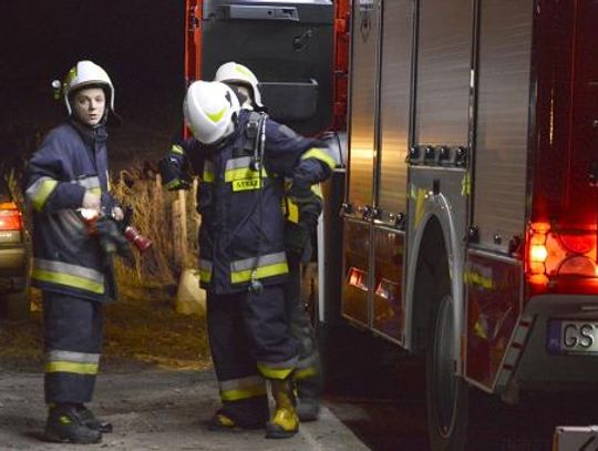Wielki ogień i dym. Pożar strawił budynek gospodarczy z częścią mieszkalną 