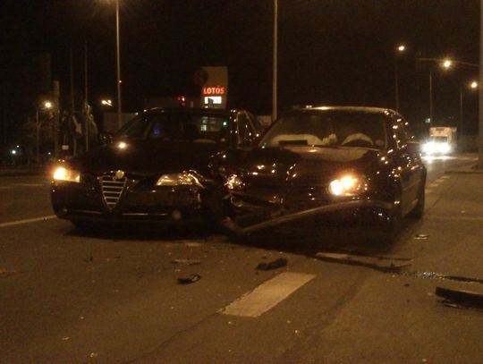 Wjechał na czerwonym świetle 