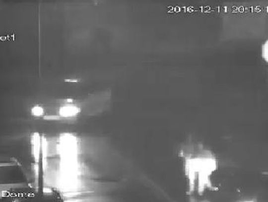 Wjechał w przechodniów. Burmistrz publikuje nagranie z wypadku