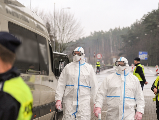 Wsparcie Policji w utrzymaniu kwarantanny w Polsce