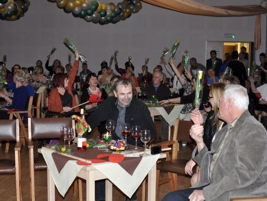 Wspólnie świętowali Dzień Kobiet w Gminnym Ośrodku Kultury 