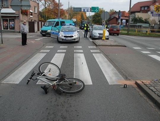 Wtargnął na przejście rowerowe