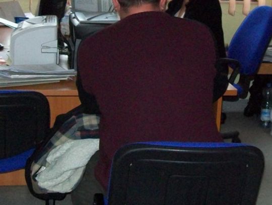 Wybił konkurentowi szybę w koparce