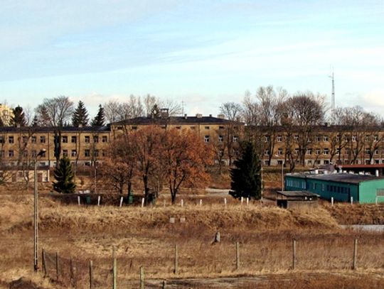 Wyburzyć czy zostawić? Ważą się losy budynku koszar