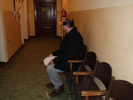 Wyłudzili premie gwarancyjne za zrealizowane książeczki mieszkaniowe