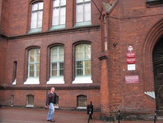 Wymianę okien uzgodniono z konserwatorem zabytków