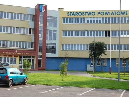 Wynagrodzenie starosty w górę od 1 kwietnia. 20 radnych powiatu za podwyżką dla starosty tczewskiego