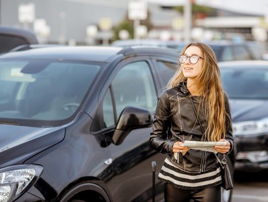 Wynajem samochodu na lotnisku bez kaucji czy to możliwe?