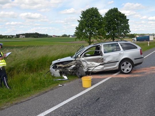 Wypadek na DK22 w Rokocinie. 22-letni mieszkaniec Gdańska trafił do szpitala.